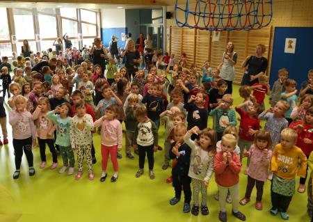 OSEM LET VRTCA CERKNICA 11 FOTO ARHIV VRTCA